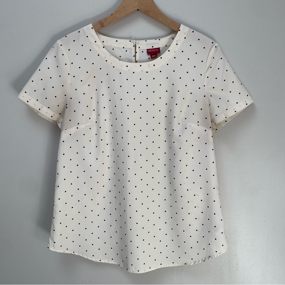 Polka dot structured short sleeve tee, ivory with black dots
